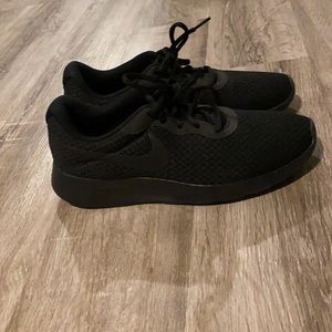 Nike Tanjun Women’s Sneaker